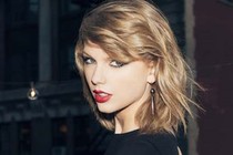 Taylor Swift mua bảo hiểm hơn 850 tỷ đồng cho đôi chân