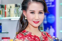 Hoa hậu Sonya Sương Đặng diện váy 40 triệu đi sự kiện