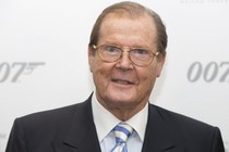 “Điệp viên 007” Roger Moore qua đời vì bệnh ung thư