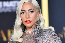 Không còn mặc thảm họa, Lady Gaga xuất hiện đẹp lộng lẫy