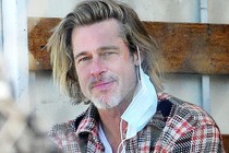 Brad Pitt lộ diện già nua sau chia tay bạn gái kém 30 tuổi