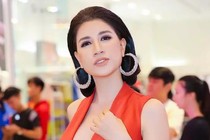 Trang Trần “làm gì căng” sau bản tin VTV lên án livestream vô văn hóa