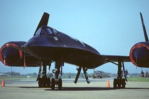 SR-71: máy bay quân sự không thể bắn hạ