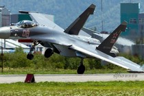 Siêu tiêm kích Su-35 Nga suýt gặp nạn