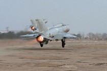 Ảnh ông Kim Jong-un thăm đơn vị tiêm kích MiG-21