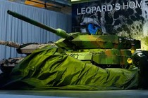 Ảnh xe tăng Leopard 2A7 mới tinh của Quân đội Đức