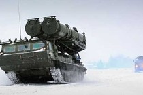 Quan sát đơn vị tên lửa S-300VM Nga hành quân