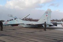 Tiêm kích Su-27 Nga hạ cánh bằng bụng 