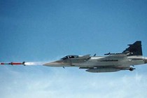 Bất ngờ sức mạnh tiêm kích mini JAS-39 Gripen F