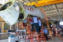 Nhà máy Việt Nam "tự lực cánh sinh" sửa chữa tiêm kích Su-27/30