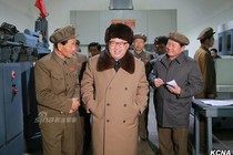 Theo chân ông Kim Jong-un thăm nhà máy tên lửa Triều Tiên