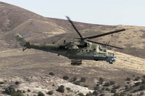 Rợn người cảnh “xe tăng bay” Mi-24 săn khủng bố ở Syria