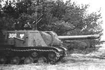 Kinh ngạc: Nga từng bán “quái thú” ISU-152 cho Trung Quốc