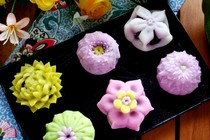 Mãn nhãn ngắm món bánh Wagashi đẹp như hoa của Nhật