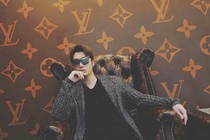 Rich kid trong “Người ấy là ai” ngoài đời ăn mặc sành điệu ra sao?