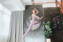 Chiêm ngưỡng “Cá sấu chúa” Quỳnh Nga nóng bỏng với yoga bay