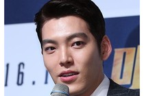 Hóa trang quá giống tội phạm, Kim Woo Bin suýt "bóc lịch" thật