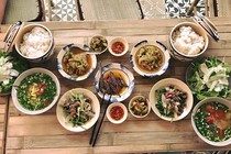 Soi menu quán cơm quê đắt “khủng” của Trường Giang