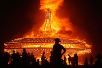 Rực cháy lễ hội Burning Man giữa sa mạc