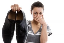 Lưu ngay các mẹo để giày không còn mùi hôi