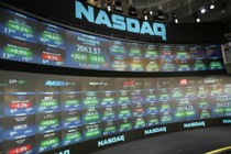 Sàn chứng khoán "khủng" Nasdaq "chết gí" vì gặp sự cố 