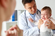 100 trẻ nhập viện vì viêm phổi ở Quảng Ninh: Bác sĩ khuyến cáo gì?