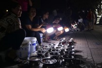 Khám phá phiên chợ đêm đặc biệt, chỉ bán 1 loại đặc sản