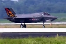 Mỹ chuẩn bị trình làng máy bay đa năng F-35