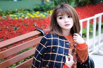 Cô giáo hot girl thích mặc váy ngắn khoe ảnh đón Giáng sinh 