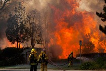 Kinh hoàng cháy rừng bao phủ California