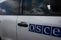 Quan sát viên OSCE rơi vào làn đạn ở Donetsk