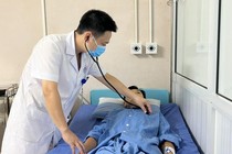 Đi chơi thác nước người đàn ông bị nhiễm xoắn khuẩn Leptospira gây suy gan, thận
