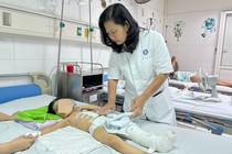 Cứu bé gái 3 tuổi bị đa chấn thương nghiêm trọng do xe cán qua người