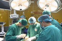 Dùng chất kích thích nam thanh niên tự tay cắt nát “của quý”