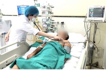 Ngã vào gốc cây mục, người đàn ông bị nhiễm trùng huyết... vì uốn ván