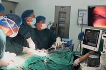 Phẫu thuật khẩn cấp giãn não cho chàng trai 22 tuổi bị lao toàn thể rò thực quản