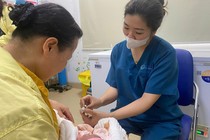 Bác sĩ mách cách tránh các bệnh tấn công trẻ khi vào hè