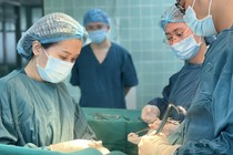 Xuyên đêm chạy đua với tử thần cứu sản phụ băng huyết nguy kịch sau sinh