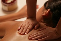 Massage giảm béo từng bộ phận cơ thể phái đẹp 