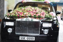 Roll-Royce biển ngũ quý 9 làm xe hoa ở Hà Nội