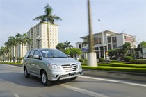 Soi chi tiết Toyota Innova và Fotuner mới vừa trình làng