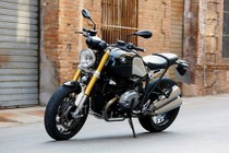 Tay chơi Hà Nội chi 700 triệu tậu moto BMW R nineT