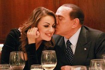 Hôn thê của ông Berlusconi là đồng tính nữ?