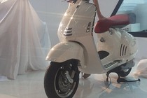 Vespa 946 mới ra mắt giá gần nửa tỷ đồng