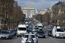 Ngắm Khải Hoàn Môn hoành tráng giữa Paris lộng lẫy