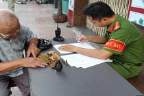 TP HCM: Dân mang nộp hàng trăm súng, đạn