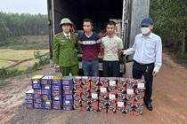 Quảng Bình: Bắt giữ 2 đối tượng vận chuyển hơn 100kg pháo lậu