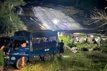 Nghệ An: Rủ nhau ra thác nước chụp ảnh, một người tử vong thương tâm