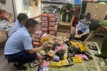 Xử phạt, tiêu hủy bánh trung thu không rõ nguồn gốc