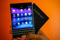 Nhìn lại các đời điện thoại BlackBerry từng gây sốt